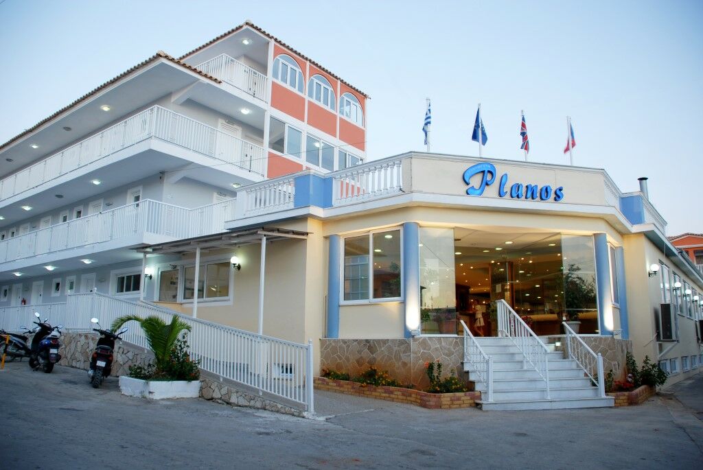 ホテル Planos Deluxe エクステリア 写真